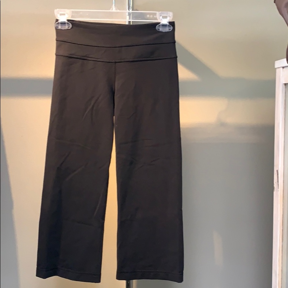 LuluLemon groove crop